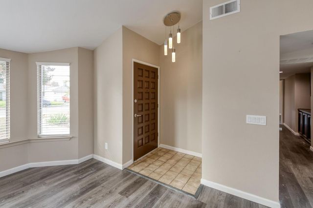 3864 N Forestiere Avenue, Fresno, CA 93722