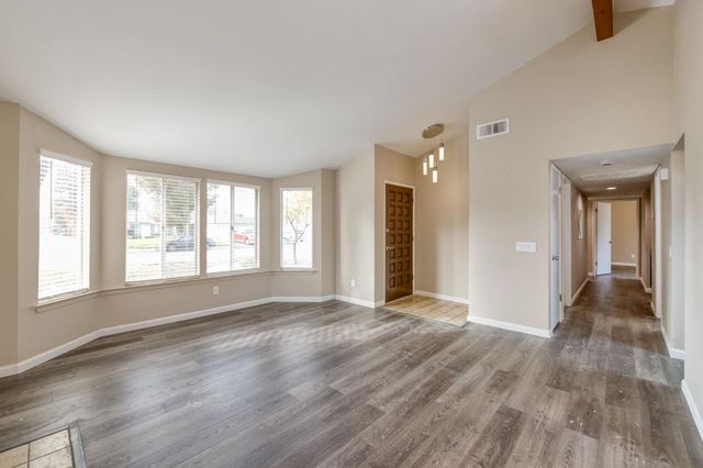 3864 N Forestiere Avenue, Fresno, CA 93722