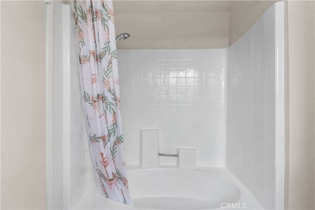 571 W Cypress Circle W, Compton, CA 90220