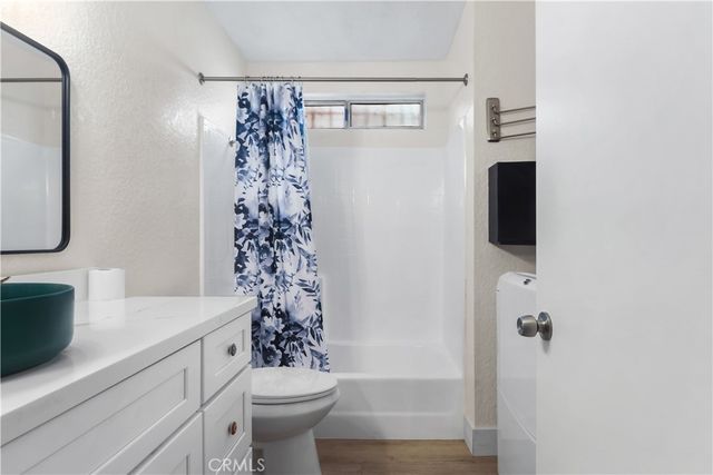 571 W Cypress Circle W, Compton, CA 90220