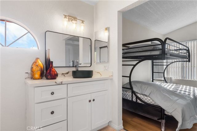 571 W Cypress Circle W, Compton, CA 90220