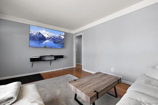 4775 Halberd Street, Commerce Twp, MI 48382