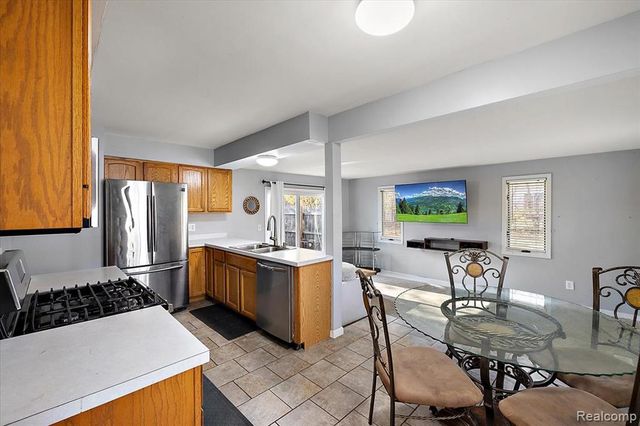 4775 Halberd Street, Commerce Twp, MI 48382