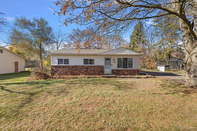 4775 Halberd Street, Commerce Twp, MI 48382