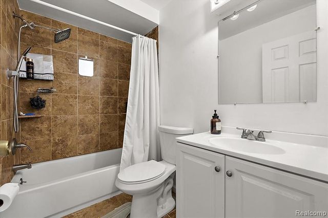 4775 Halberd Street, Commerce Twp, MI 48382