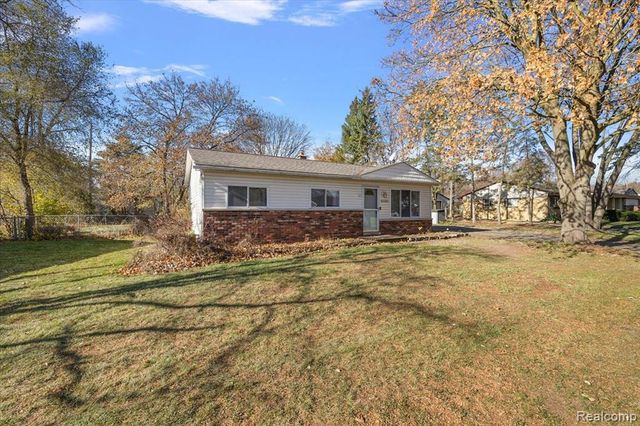 4775 Halberd Street, Commerce Twp, MI 48382