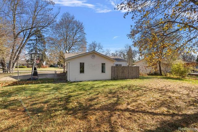 4775 Halberd Street, Commerce Twp, MI 48382