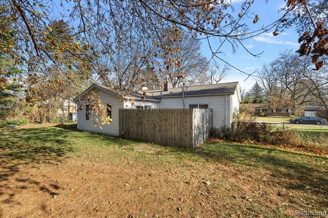 4775 Halberd Street, Commerce Twp, MI 48382