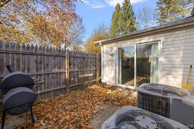 4775 Halberd Street, Commerce Twp, MI 48382