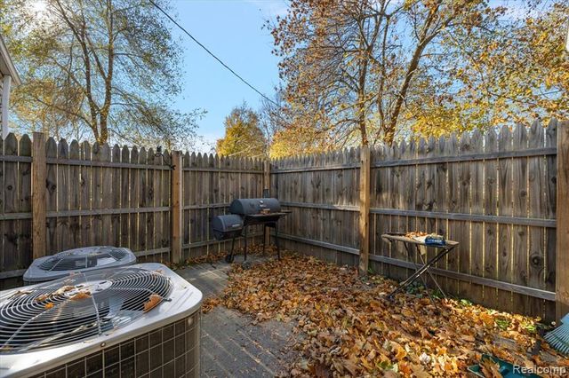 4775 Halberd Street, Commerce Twp, MI 48382