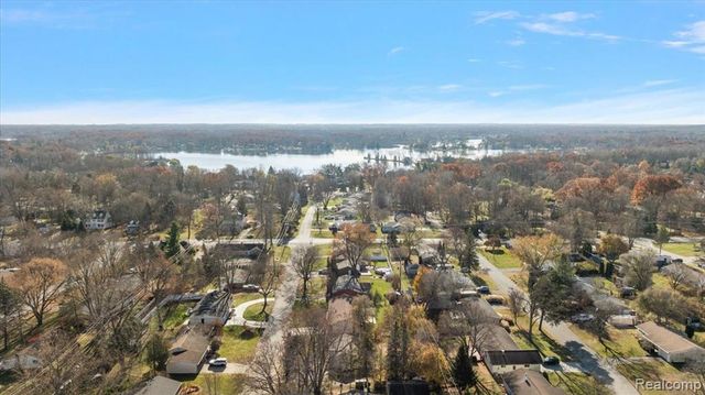 4775 Halberd Street, Commerce Twp, MI 48382