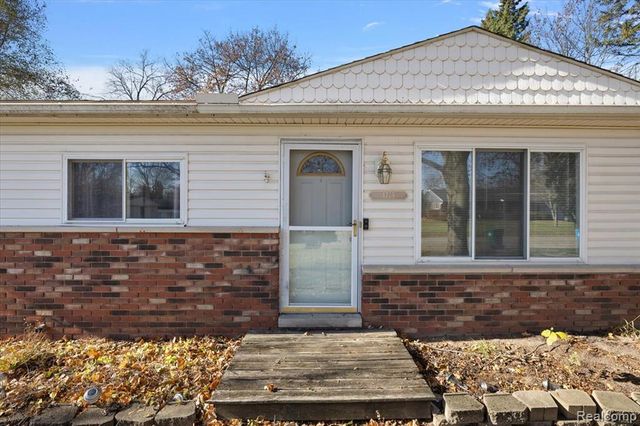 4775 Halberd Street, Commerce Twp, MI 48382