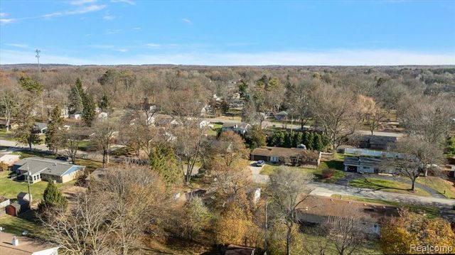 4775 Halberd Street, Commerce Twp, MI 48382