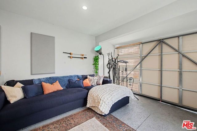 1135 W 81st Place, Los Angeles, CA 90044