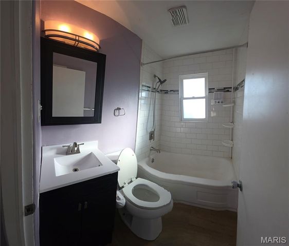 8600 Engler Avenue, St Louis, MO 63114