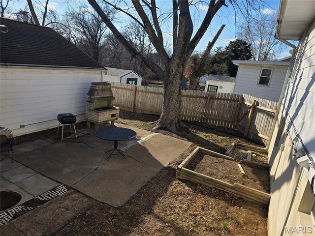 8600 Engler Avenue, St Louis, MO 63114