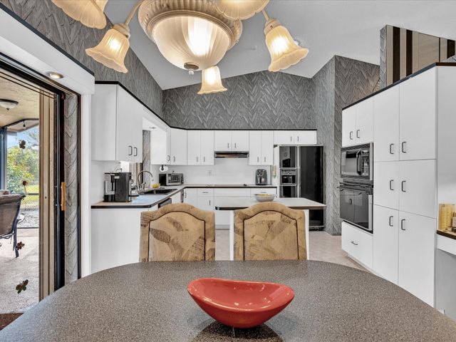 5355 N Springs Way, Coral Springs, FL 33076