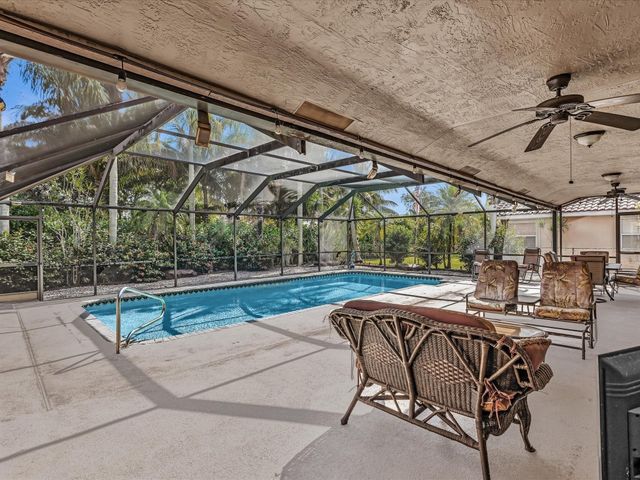 5355 N Springs Way, Coral Springs, FL 33076