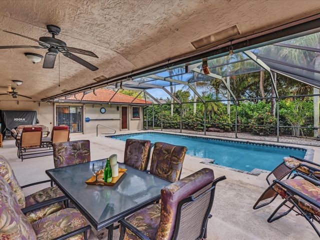 5355 N Springs Way, Coral Springs, FL 33076