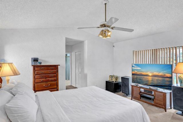 5355 N Springs Way, Coral Springs, FL 33076