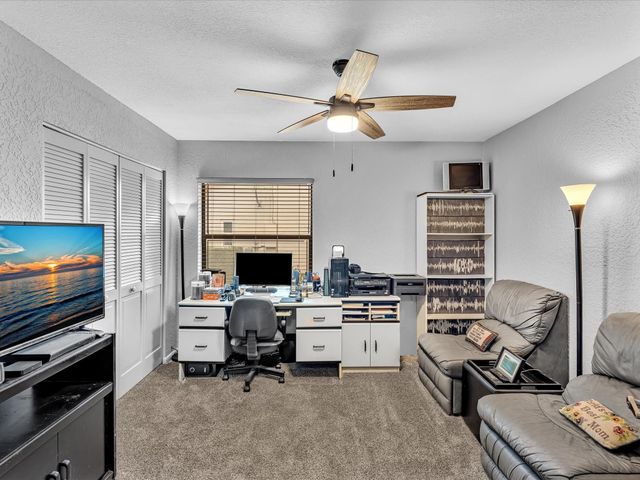 5355 N Springs Way, Coral Springs, FL 33076