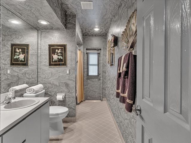 5355 N Springs Way, Coral Springs, FL 33076