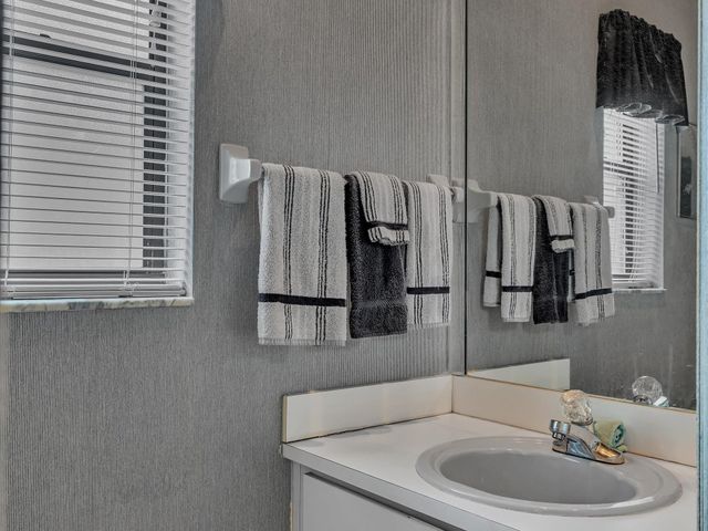 5355 N Springs Way, Coral Springs, FL 33076