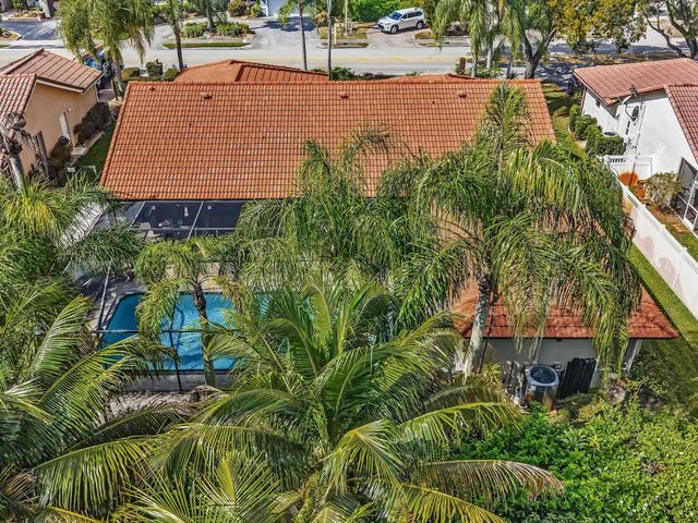 5355 N Springs Way, Coral Springs, FL 33076