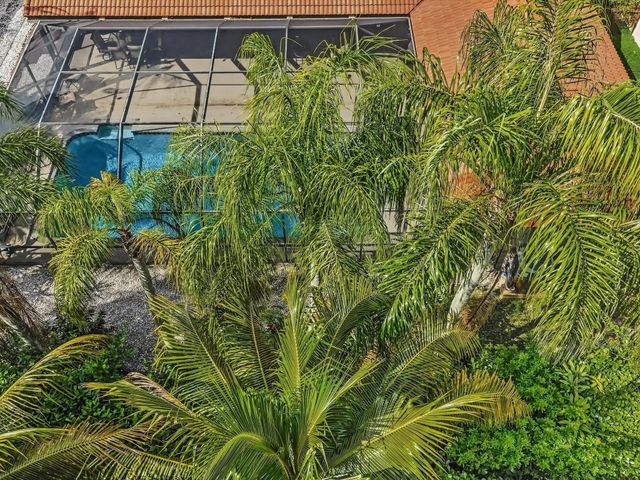 5355 N Springs Way, Coral Springs, FL 33076