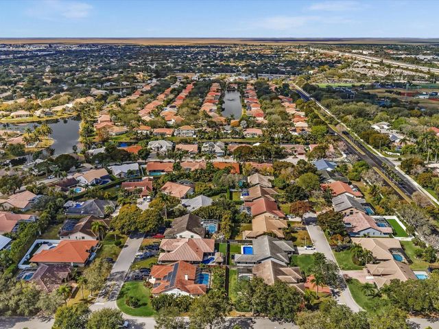 5355 N Springs Way, Coral Springs, FL 33076