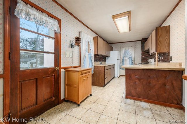 9630 Round Lake Boulevard, White Lake, MI 48386