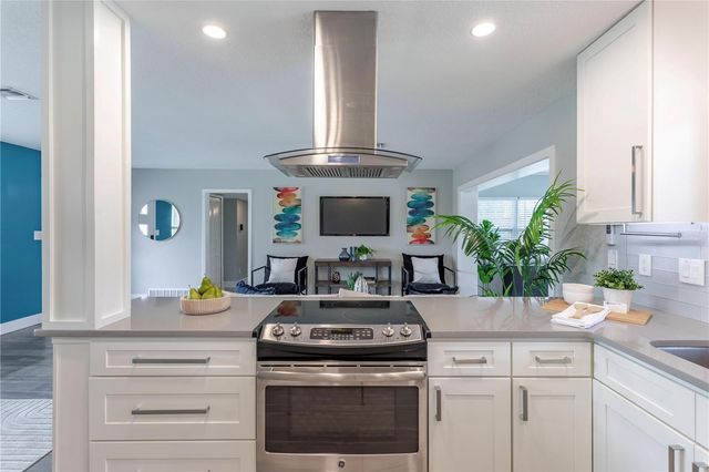 1208 ROSCOMARE AVENUE, Orlando, FL 32806