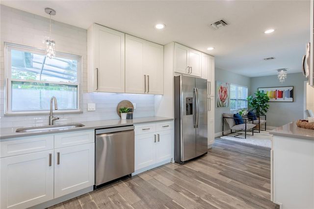 1208 ROSCOMARE AVENUE, Orlando, FL 32806