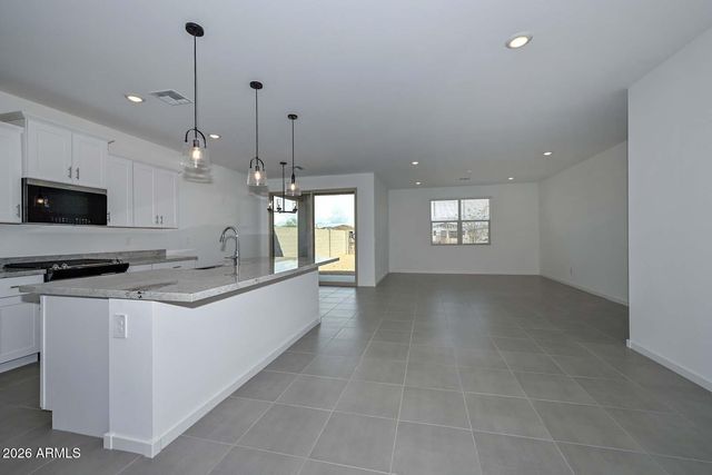 16004 W HONEYSUCKLE Drive, Surprise, AZ 85387