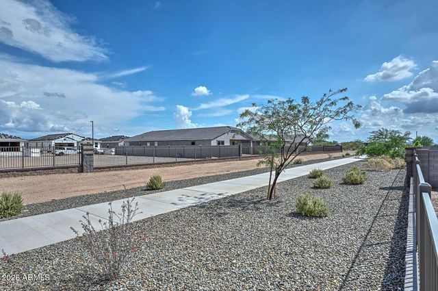 16004 W HONEYSUCKLE Drive, Surprise, AZ 85387