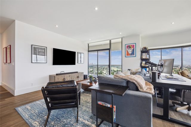 1701 Hermann Drive 23B, Houston, TX 77004