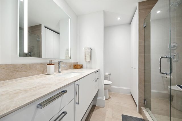 1701 Hermann Drive 23B, Houston, TX 77004