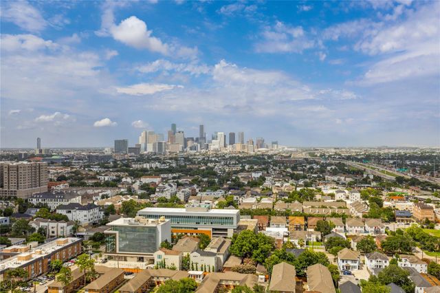 1701 Hermann Drive 23B, Houston, TX 77004