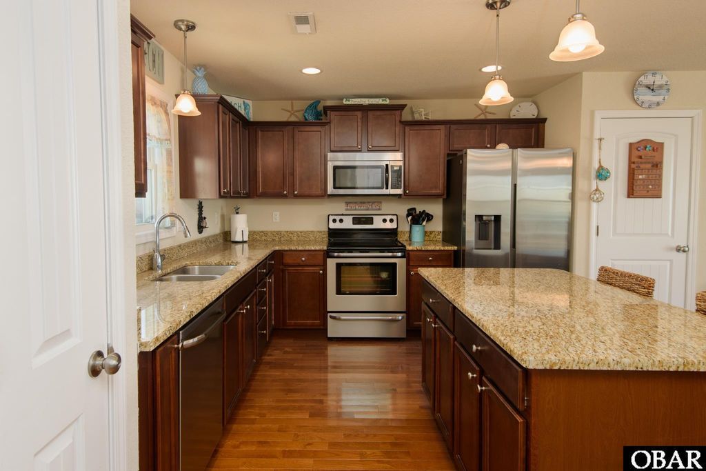 Image 8 of property listing at 102 King Edward Ct Lot 21-U, Kill Devil Hills, NC 27948