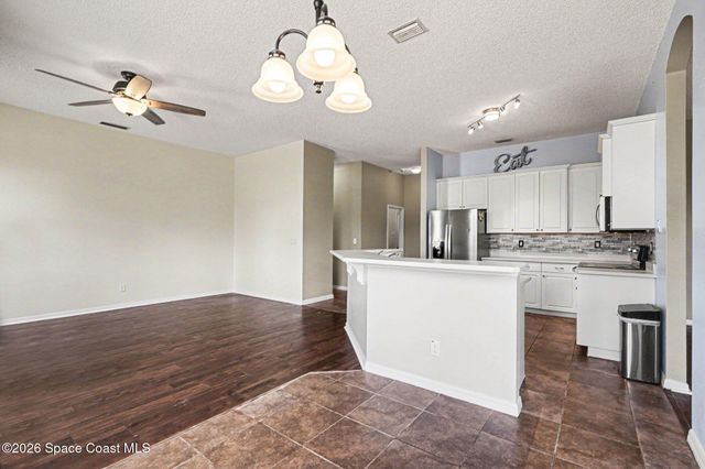 591 Dinner Street NE, Palm Bay, FL 32907
