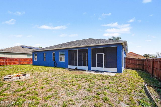 591 Dinner Street NE, Palm Bay, FL 32907