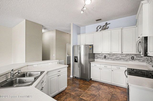 591 Dinner Street NE, Palm Bay, FL 32907