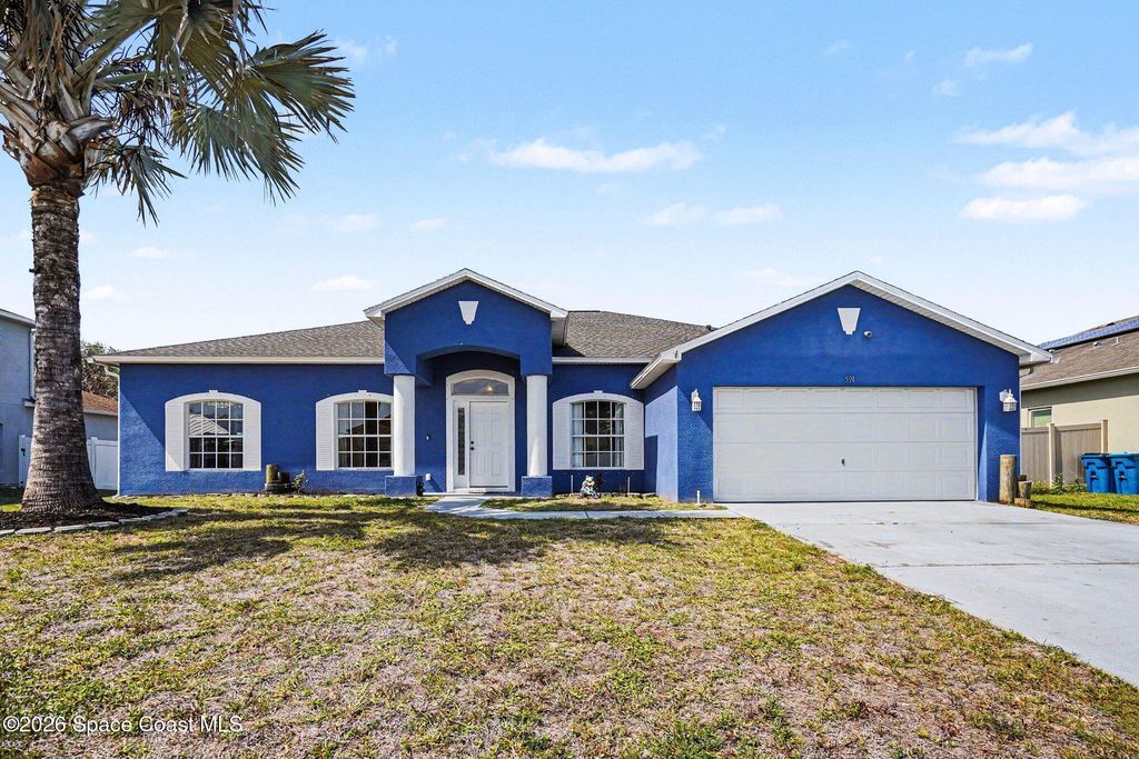 591 Dinner Street NE, Palm Bay, FL 32907