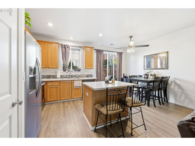 5827 Se 16TH Loop, Gresham, OR 97080