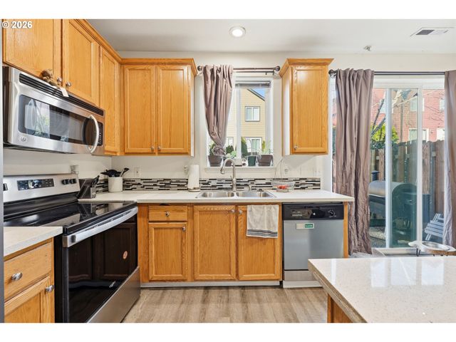 5827 Se 16TH Loop, Gresham, OR 97080