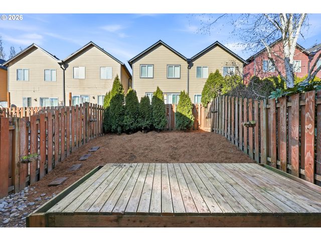 5827 Se 16TH Loop, Gresham, OR 97080