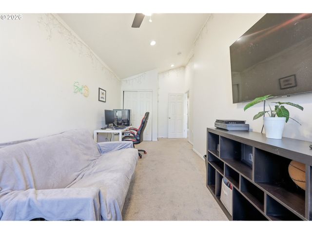 5827 Se 16TH Loop, Gresham, OR 97080