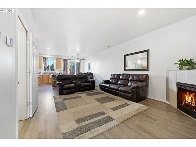 5827 Se 16TH Loop, Gresham, OR 97080