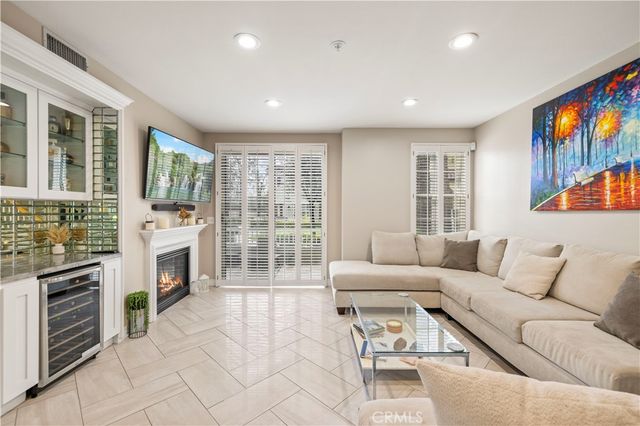 23402 Abbey Glen Place, Valencia, CA 91354