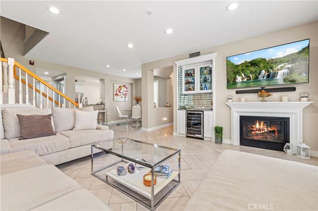 23402 Abbey Glen Place, Valencia, CA 91354